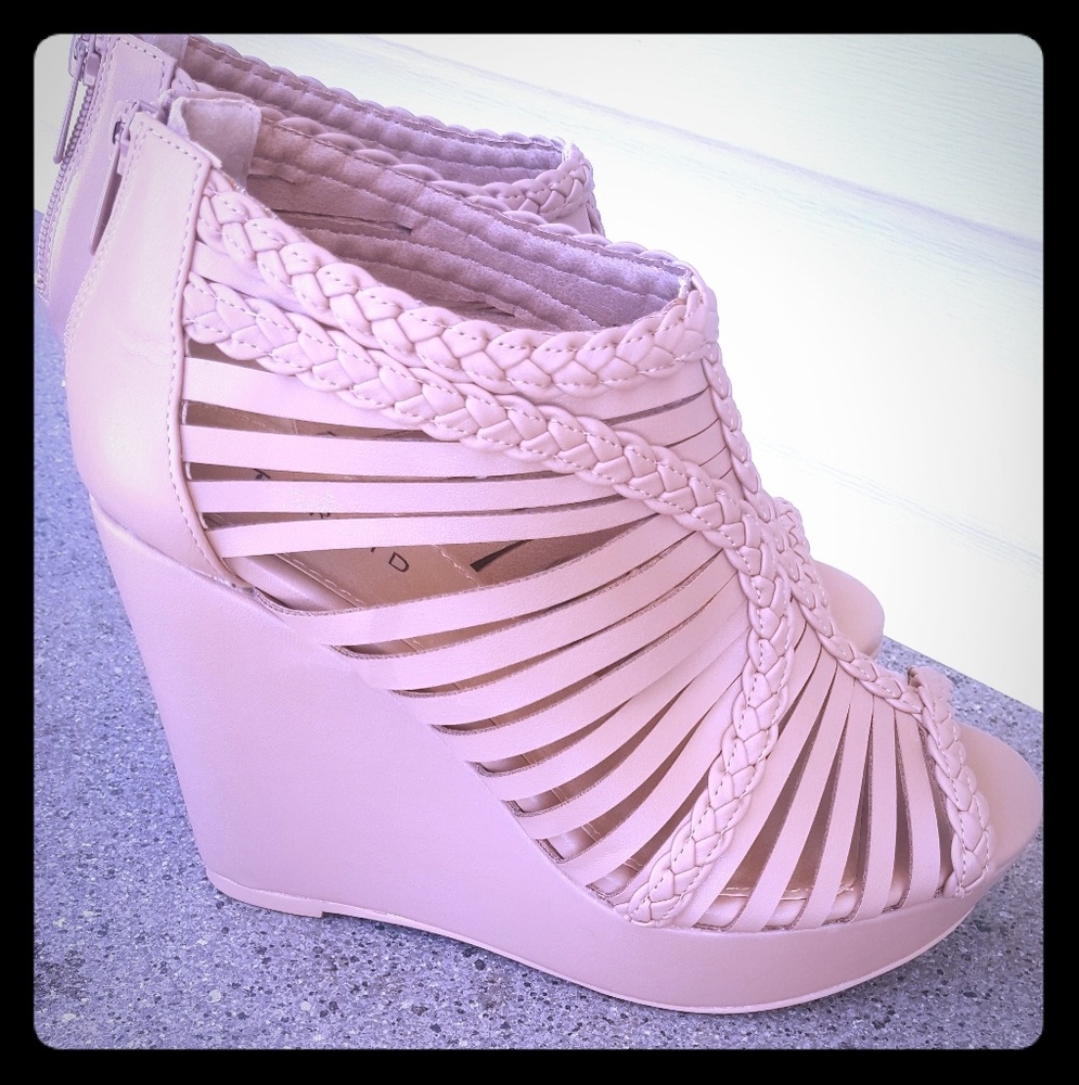 Torrid wedges